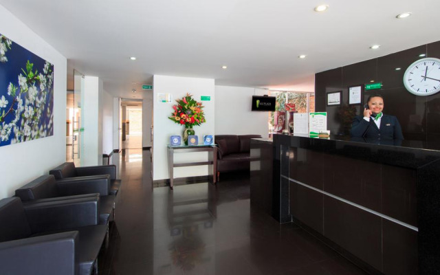 122 Plaza Apartahotel