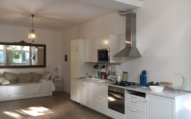 Elegant Flat 15 min From the Center of Milan