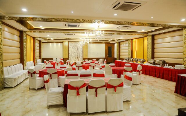 Hotel Taj Heights