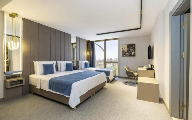 Rossi Luxury Hotel