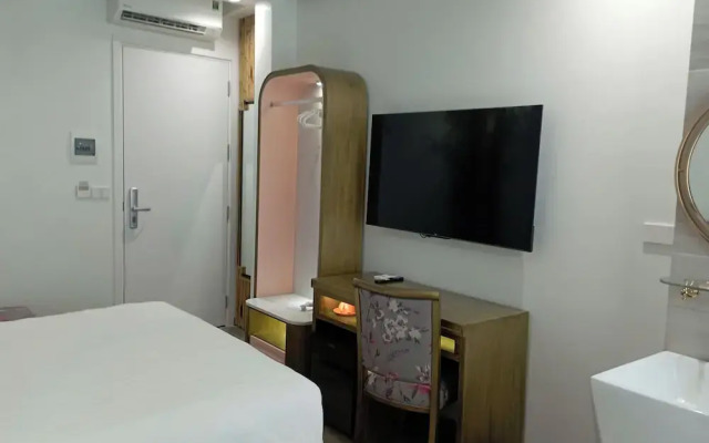Mai Hotel