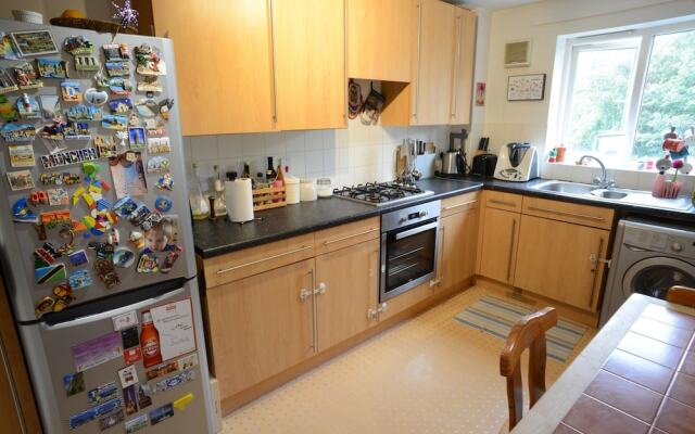 2 Bedroom Apartment With Balcony in Nunhead