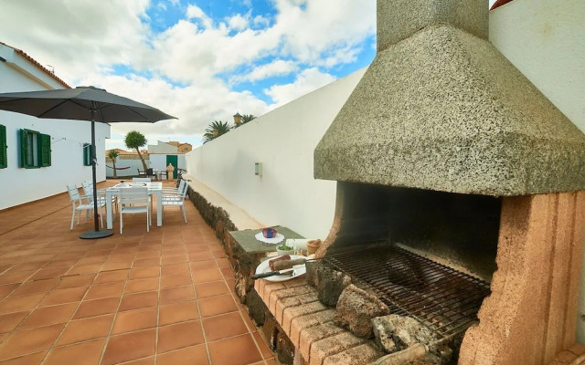 Holiday Home in La Oliva Fuerteventura With Swimming Pool