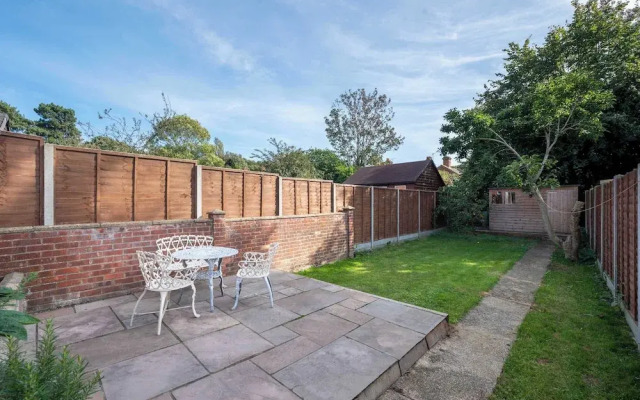 Host Stay Sherrington Road Abode