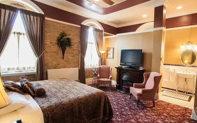 Clocktower Inn