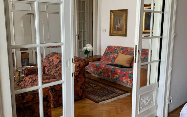 New! Libra Grande Venetian Style Apartment