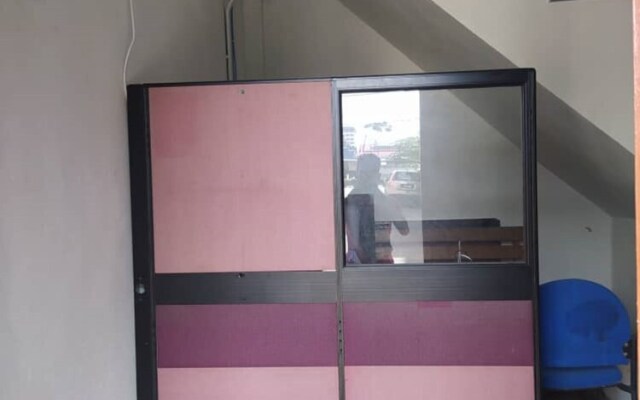 SPOT ON 90179 Moza Inn