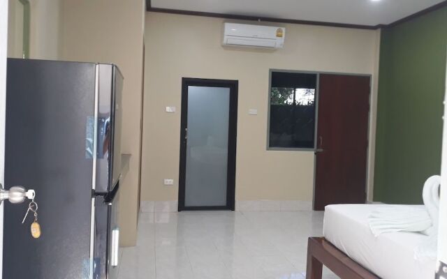 OYO 625 Airport Smile Place