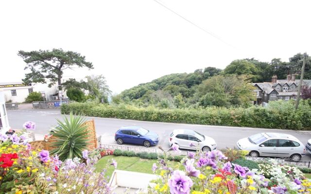 Coombe Court Hotel