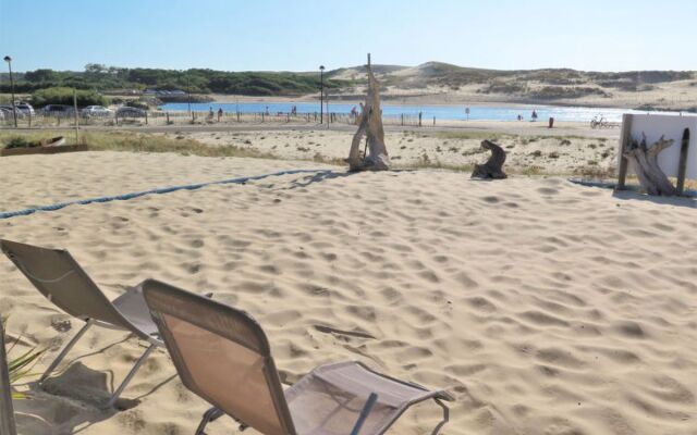 Les Bai?nes (VIB220)