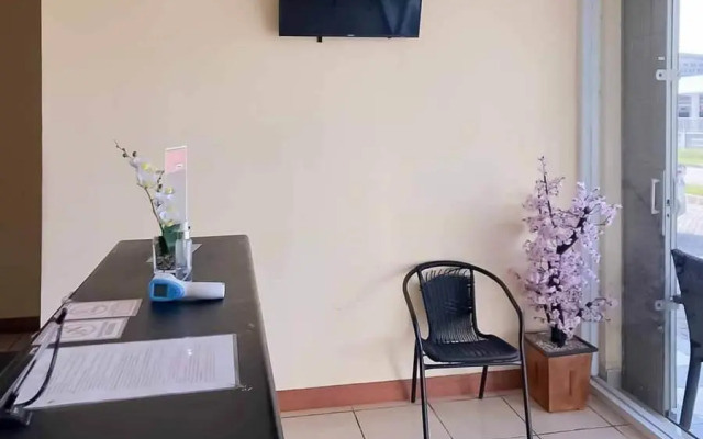 RedDoorz @  Iodium Residence Cikarang