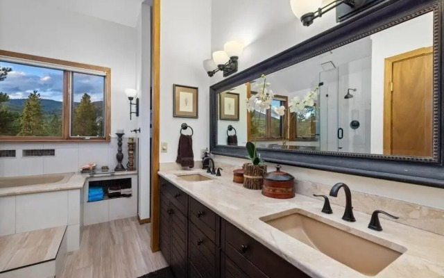 82 Lenawee Lane 5 Bedroom Home