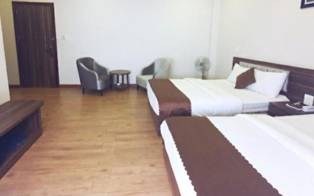 Golden Pine 3 Hotel
