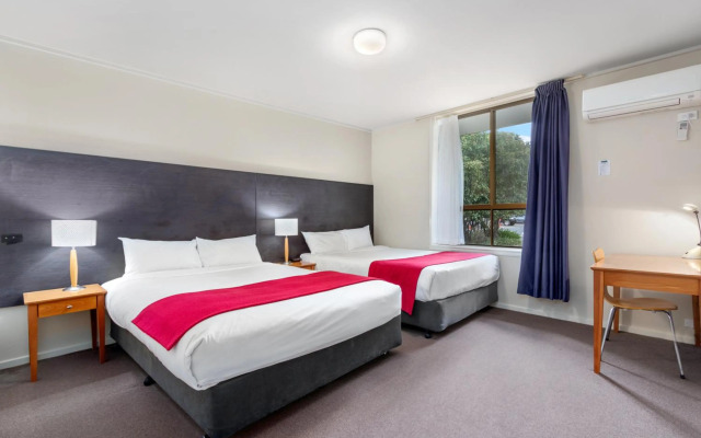 Knox International Hotel & Apartments