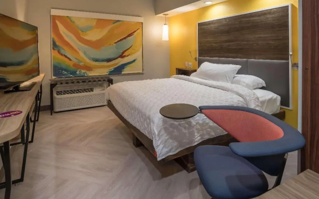 Tru by Hilton Garland Richardson