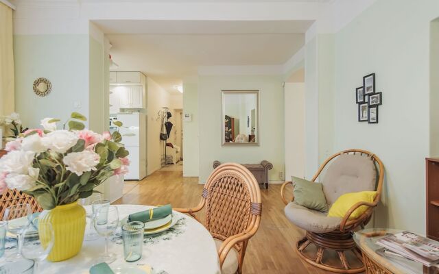 Апартаменты GM в Старопименовском пер., 16