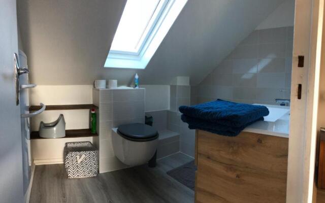 Appartement Cosy avec Balcon au calme proche Gare