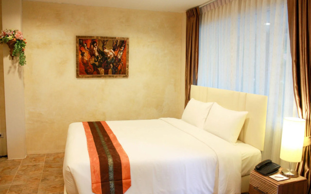 Chuchai Buri Sri Amphawa