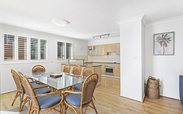 South Pacific Unit 6 Amazing unit opposite the beach.