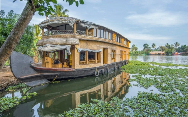 GuestHouser 3 BHK Houseboat e567