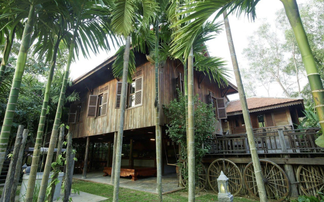 Palace Residence & Villa