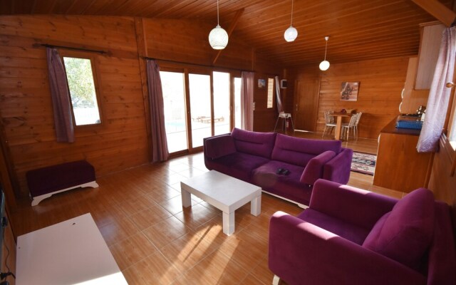 Villa Belize 1 by Helaltatilvillari