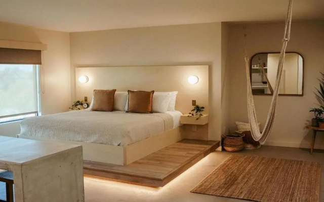 Brut Hotel