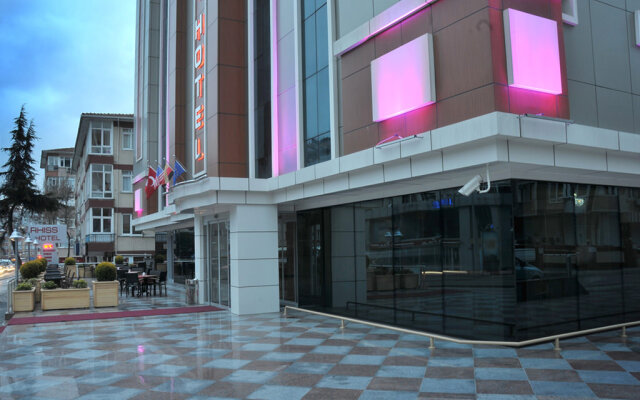 Rhiss Hotel Bostanci