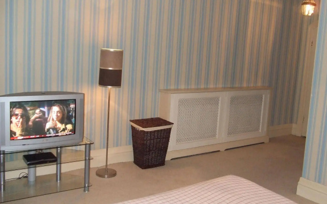 Roseview B & B