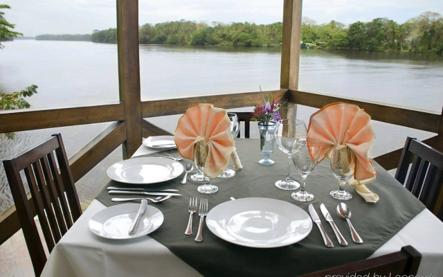 Manatus Hotel