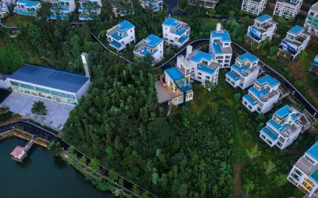 Moganshan High Mountain Forest Adventure Park · Xuan Yong Shilily Hotel