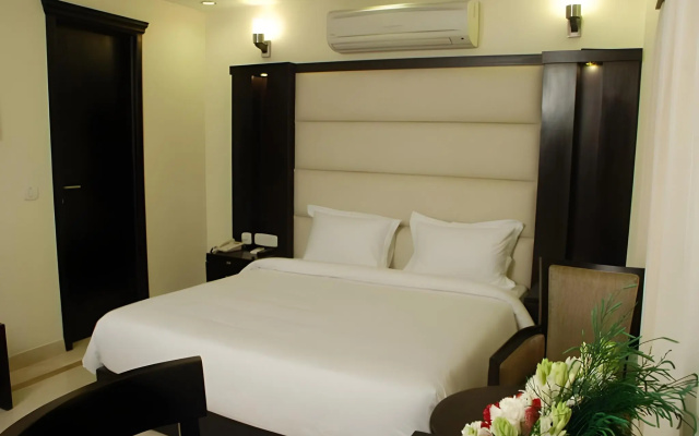 Hotel Meridian Plaza – Guest Rooms – Delhi