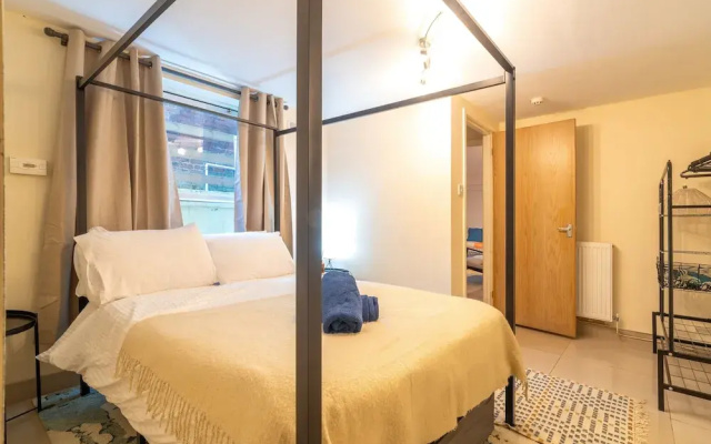 Private 1Bd Flat Near Gloucester Docks