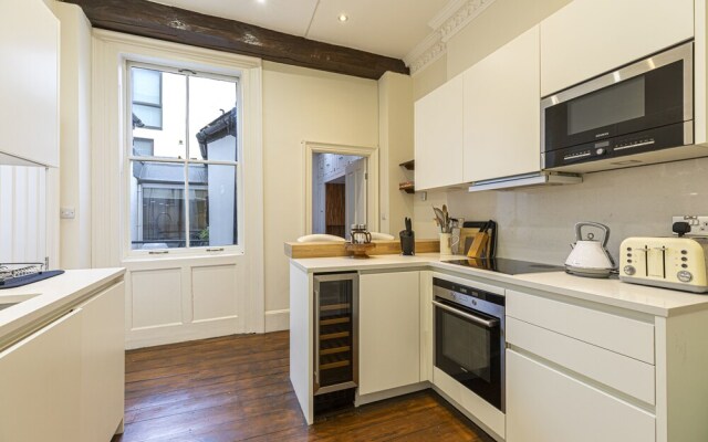 Altido Homely 2-Bed Flat W/ Private Courtyard In Bloomsbury