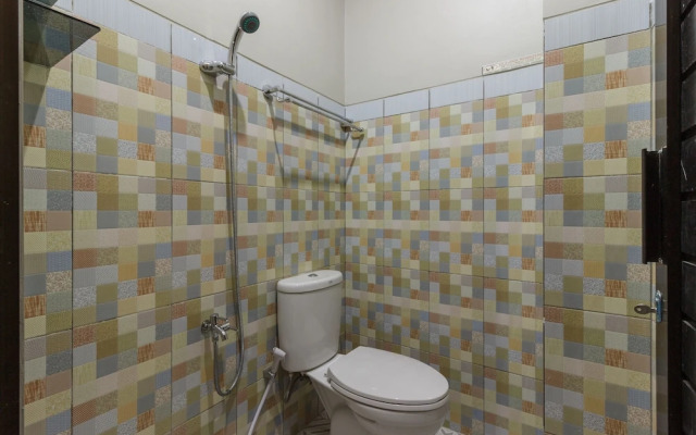 RedDoorz Plus near Pantai Malalayang Manado
