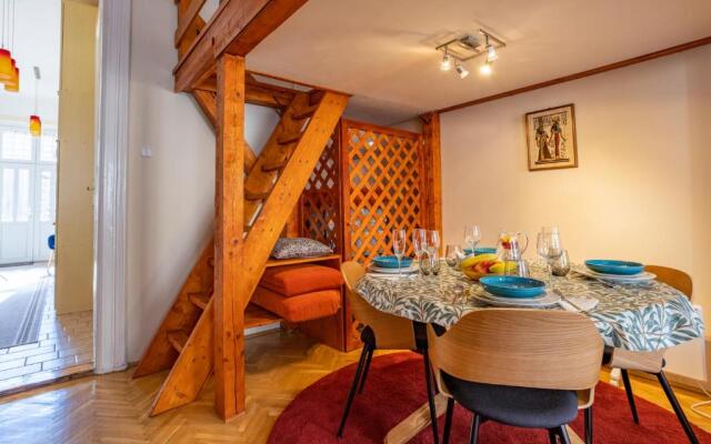 Central Design Apartment
