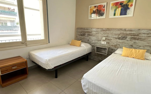 Ferran 32 in Roses With 4 Bedrooms and 2 Bathrooms