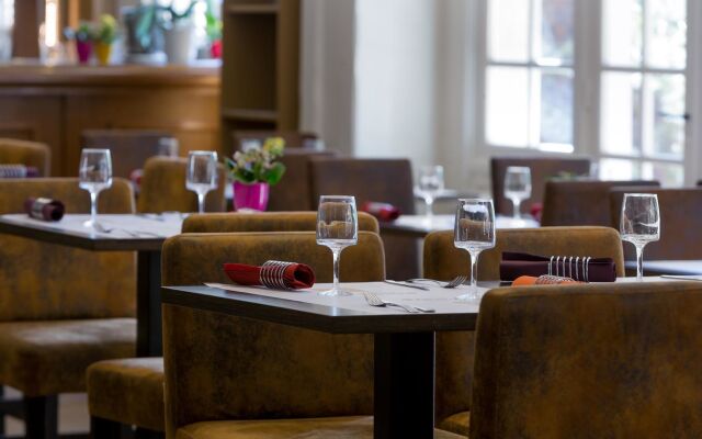 Best Western Blanche De Castille Dourdan