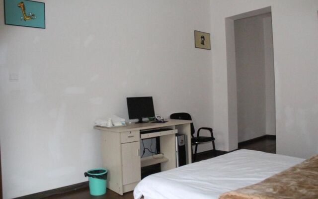 Maiwei Youth Apartment Hotel