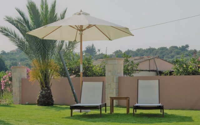Private Pool Luxurious Villa with Parking & BBQ