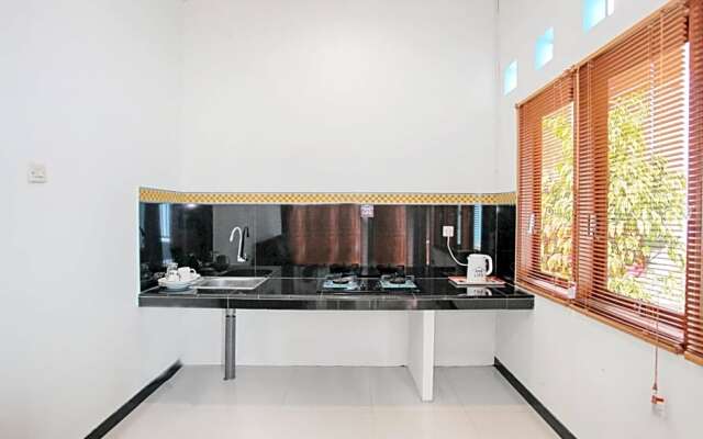 OYO Life 3183 Kost Putri Biru Sigura-gura