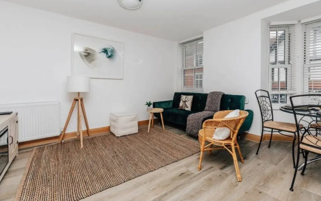 Seagrass Henley - 2 Bed Entire Serviced Apartment