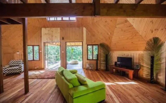 Cape Tribulation Holiday House