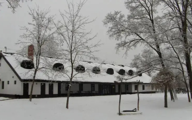 Somodi Tanya Lovas Panzio