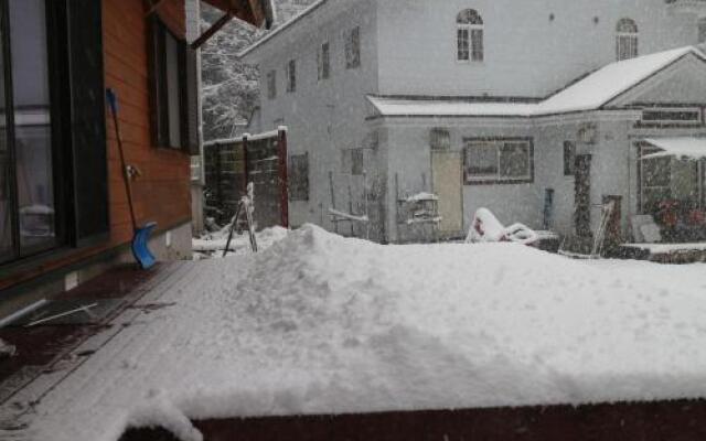 Kamoshika Cottage Hakuba