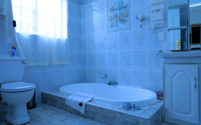 Kings Tide Boutique Hotel