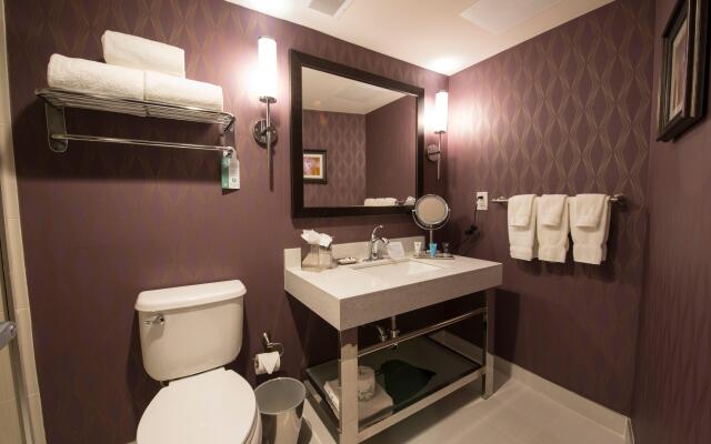 Crowne Plaza Saddle Brook by IHG