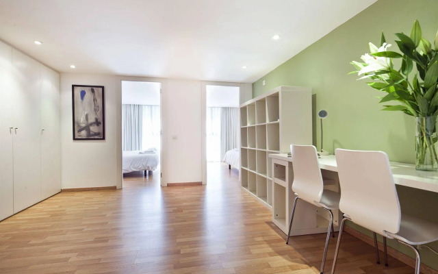 Inside Barcelona Apartments Sants