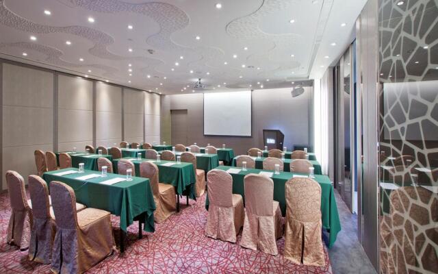 CHECK inn Select Taichung Dadun