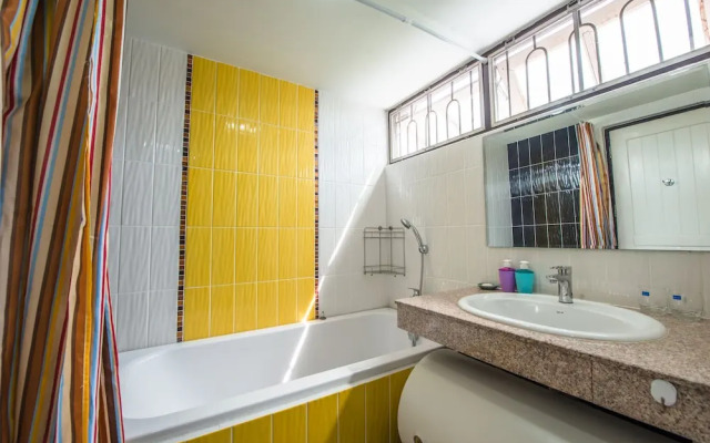 Nimman Elegant Garden Villa